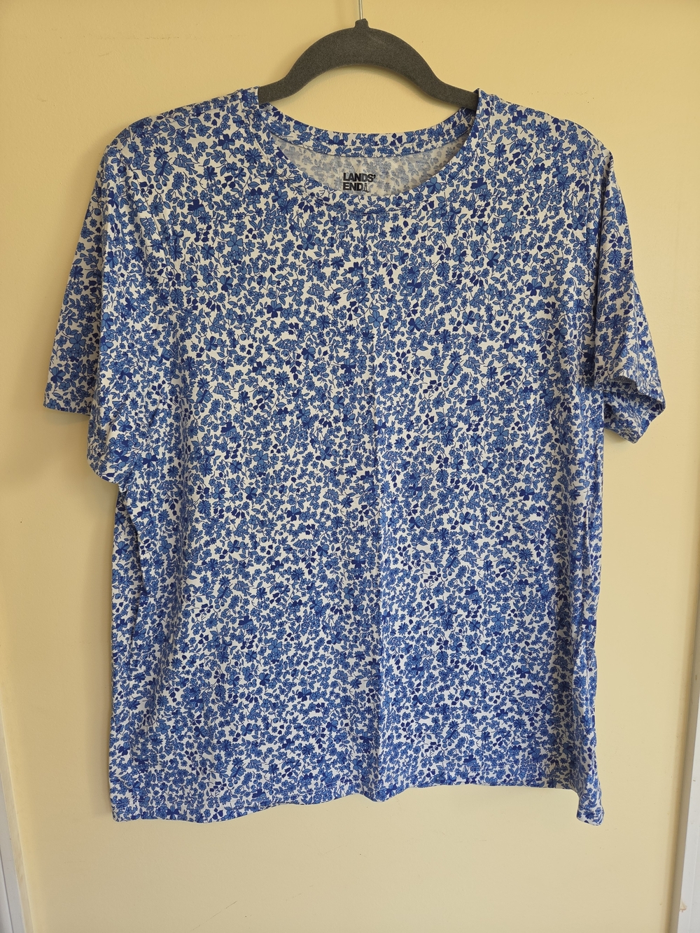 Lands' End Women’s Blue Floral Crew Neck Shirt